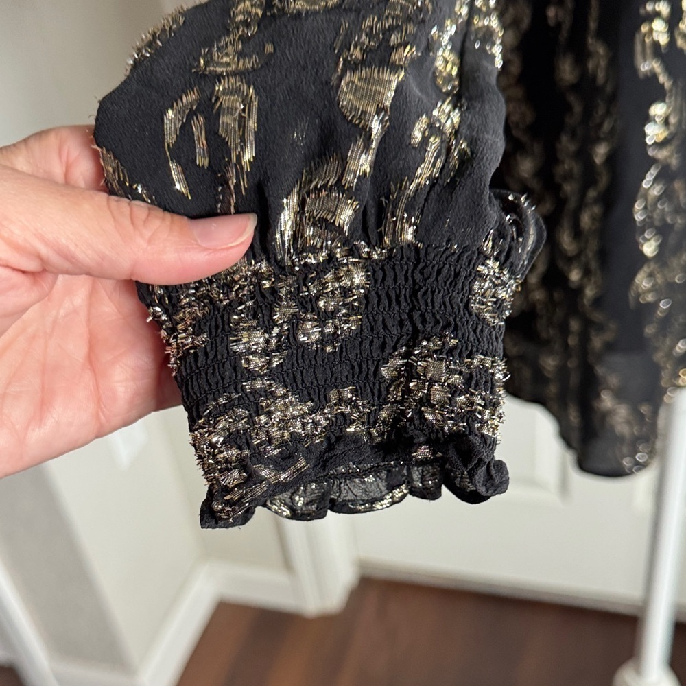 Lilly Pulitzer Black and Gold Patterned Blouse - Picture 6 of 16